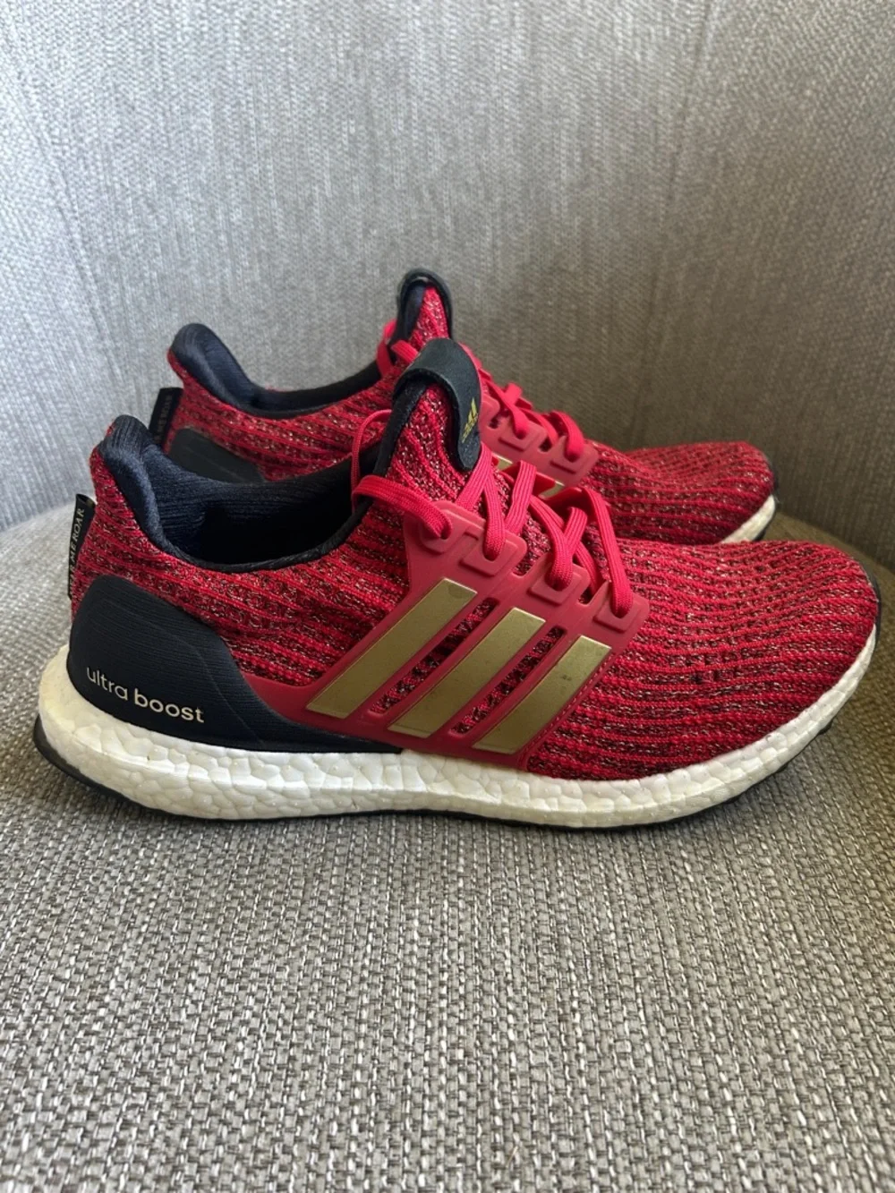 Adidas x Game of Thrones Wmns UltraBoost 4.0 "House Lannister" Sneakers - Picture 3 of 7